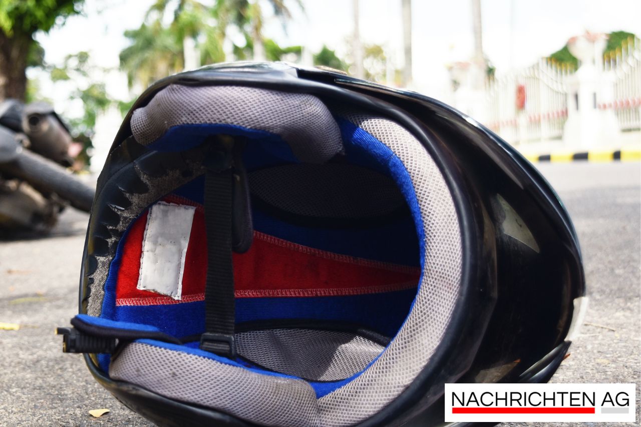 Schwerer Motorradunfall in Schönau: Biker kämpft um sein Leben!